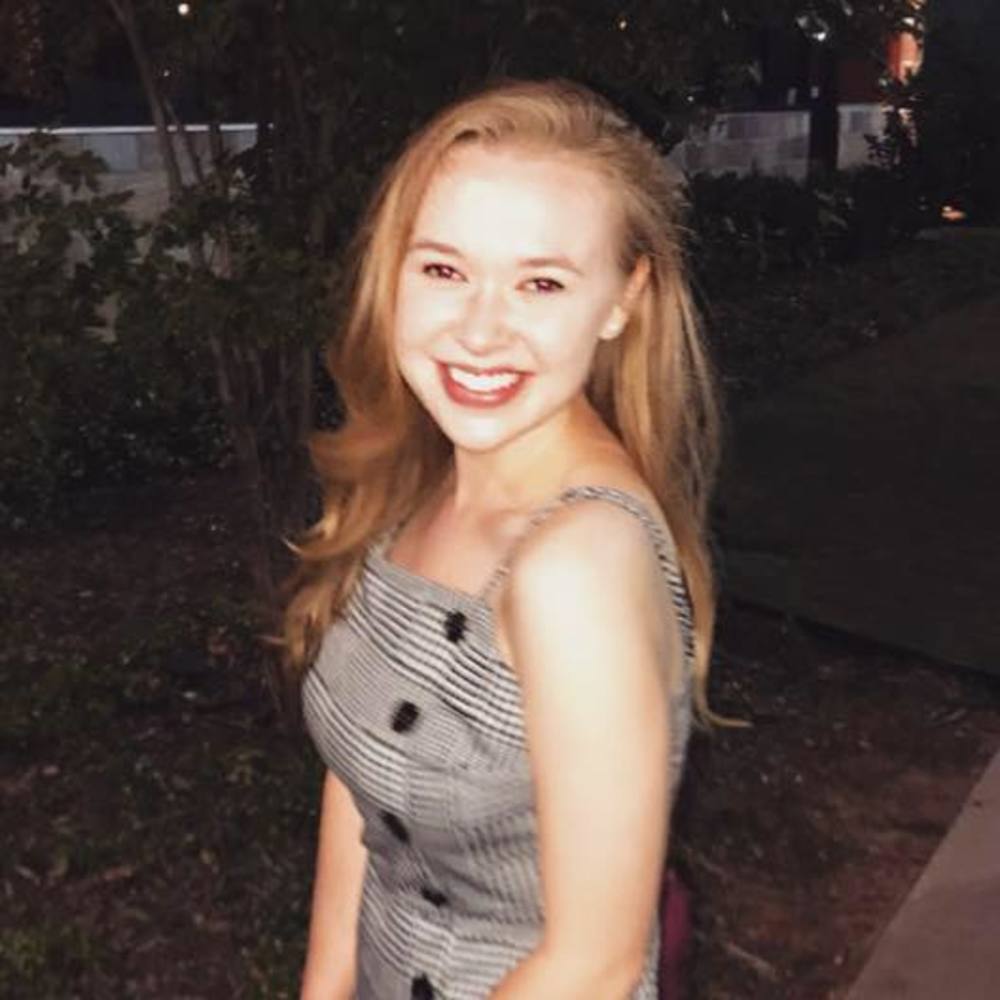 Meet your Posher, Courtney